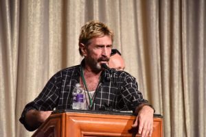mcafee bitcoin altcoin investimento