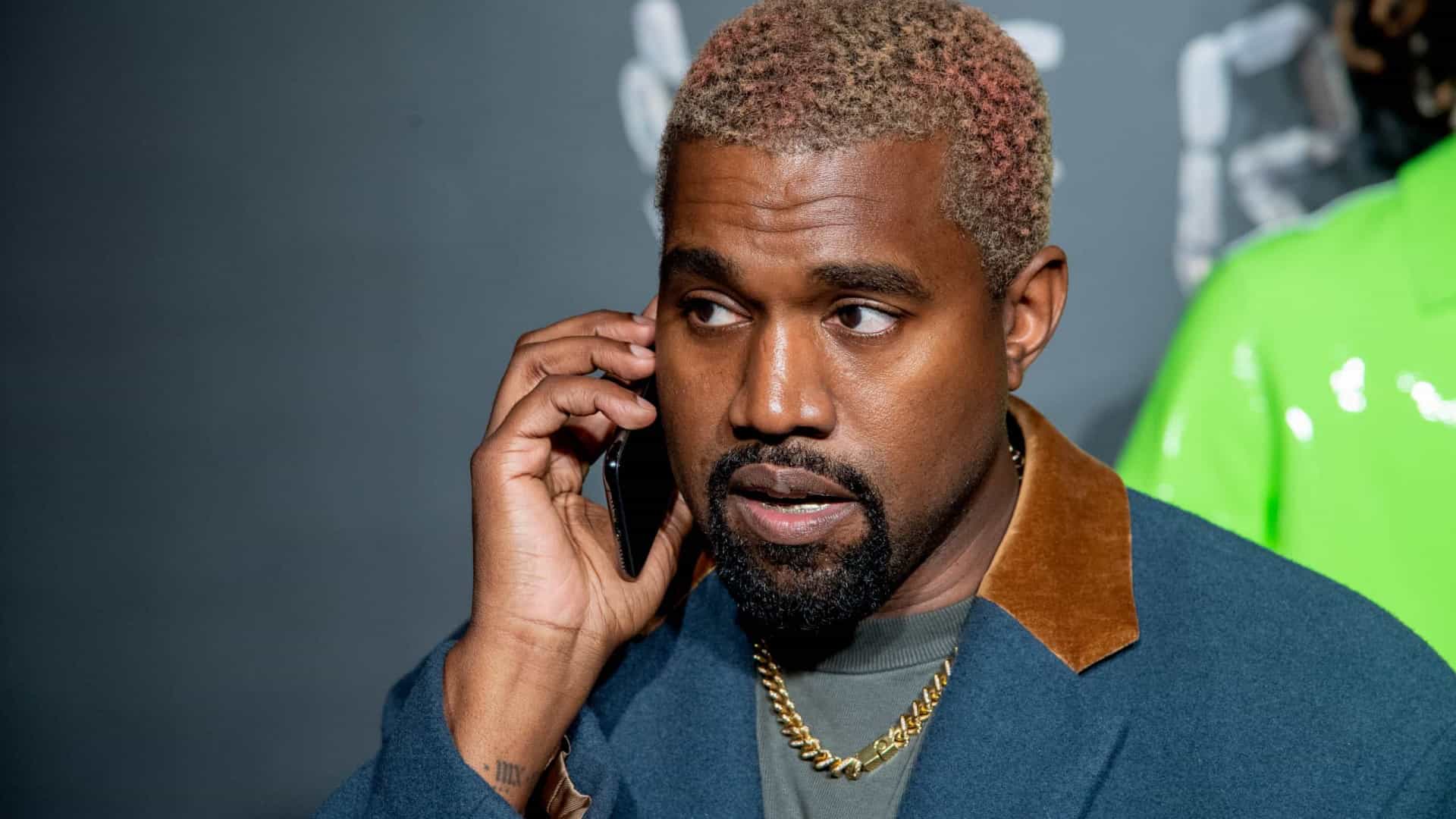 Kanye West compra Parler, rede social prócripto Criptonizando