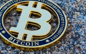 Bitcoin supera ações e ouro e é o ativo com melhor desempenho em 4 anos