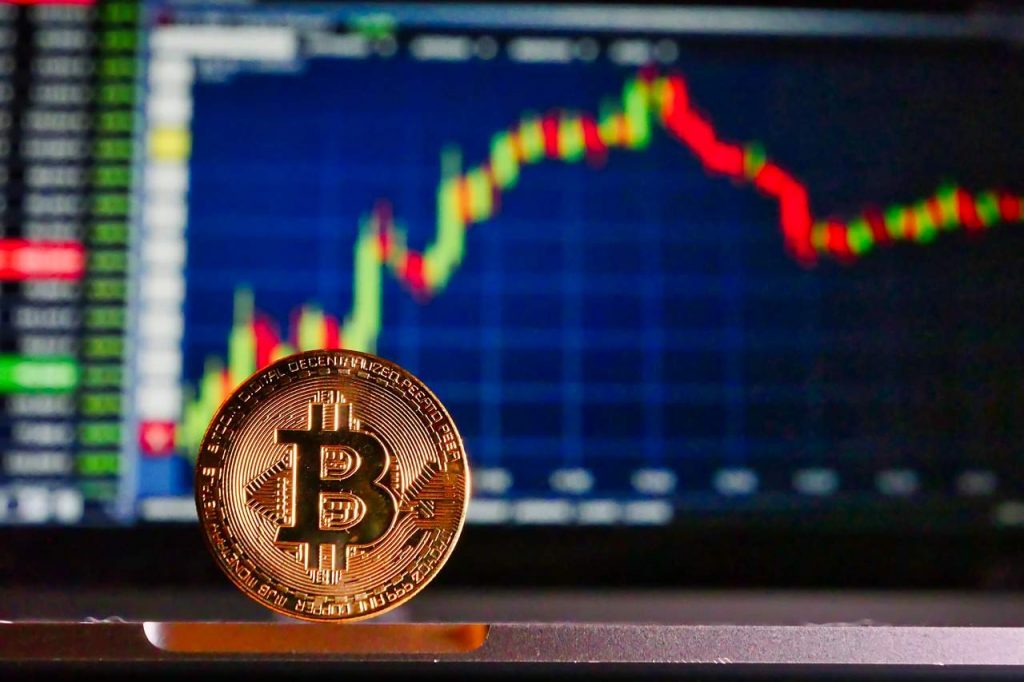 bloomberg-bitcoin-50-Forbes diz que preço do Bitcoin caminha para alta histórica e aconselha 'Hodl'