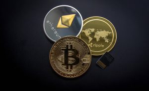 china-polícia-bitcoin-criptomoedas-autoridades-pirâmide-plus-token-golpe-ethereum-xrp-dash