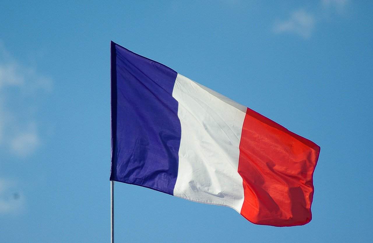 França proibiu carteiras anônimas de criptomoedas para evitar lavagem de dinheiro
