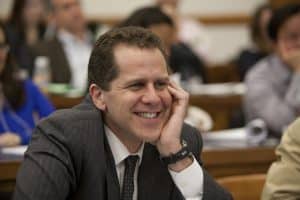EUA: Biden vai nomear ex-consultor da Ripple como chefe do OCC