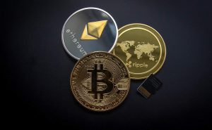 Atividade criminosa com transações de criptomoedas caiu 83% em 2020