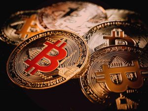 mineradores-bitcoin-por-dia-recompensa-blockchain-btc-investimento-preço-notícias