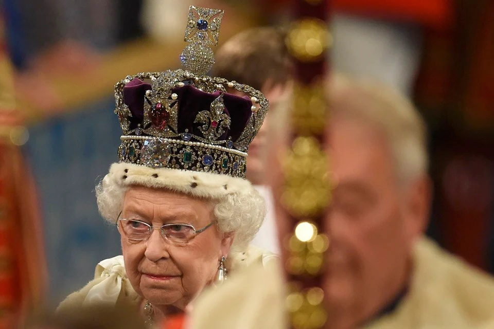 ‘Memecoins’ e NFTs surgem no mercado após morte da Rainha Elizabeth II