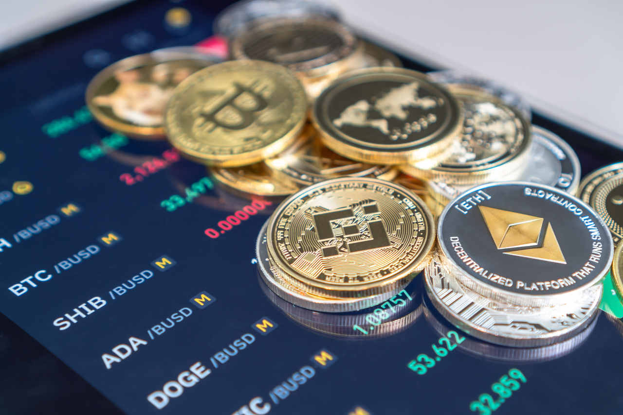 Professor da Unicamp diz que ‘investidores de Bitcoin são otários ou vigaristas’ e engenheiro da USP devolve crítica com prova de até 3.500% de lucro; veja
