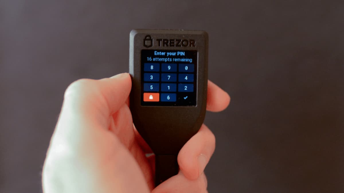 Plataforma falsa se passa por Trezor para atrair investidores