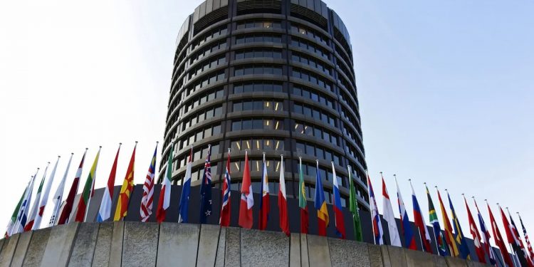 Comitê de Basileia estabelece novo padrão de transparência para bancos com exposição a criptomoedas