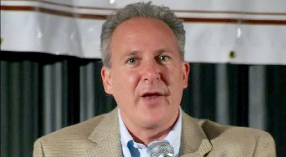 Peter Schiff ataca novamente e prevê mais quedas para o bitcoin (BTC)