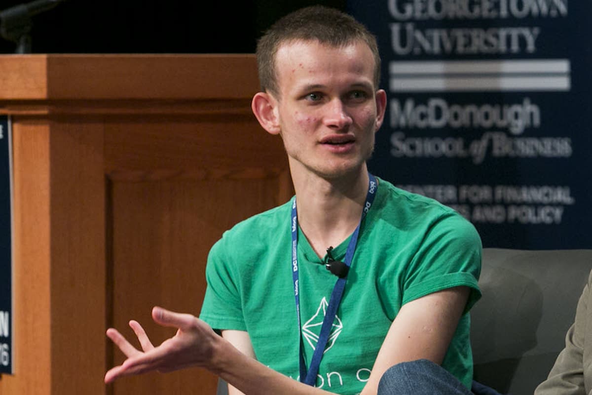 Vitalik Buterin critica anarquia tirânica da regulamentação de criptomoedas nos EUA