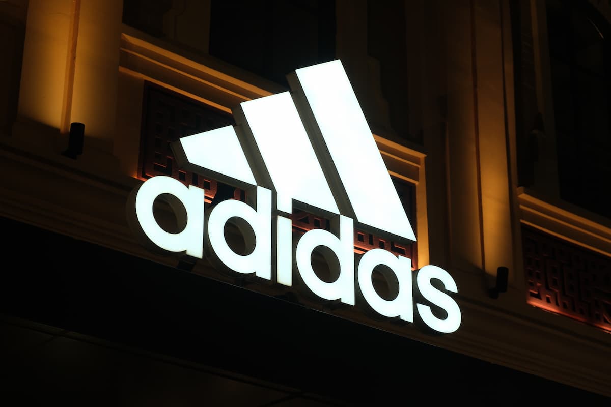 Adidas e STEPN GO lançam segunda coleção de tênis NFT